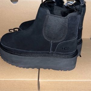 Black UGG.com exclusive Chelsea Boot